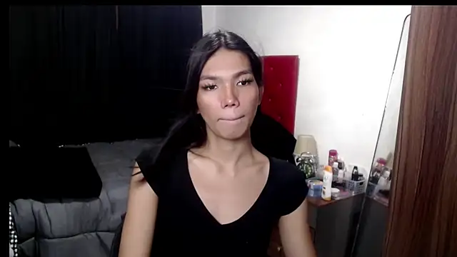 hikarilust23xx online show from 06/06/26, 04:23