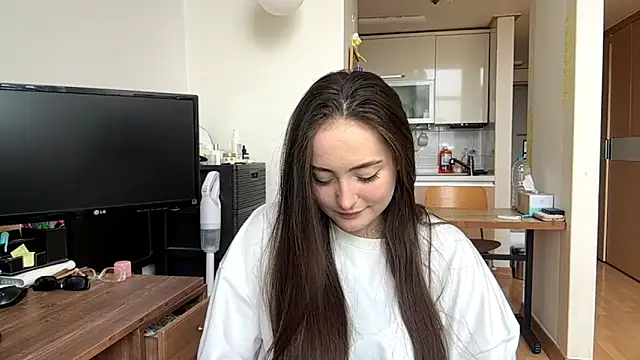 Snapshot of Marry_Stritteded chatting on 04/06/26, 02:20 Marry Stritteded online show from 04/06/26, 02:20