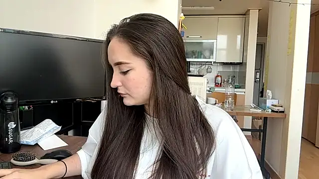 Snapshot of Marry_Stritteded chatting on 04/15/26, 01:45 Marry Stritteded online show from 04/15/26, 01:45