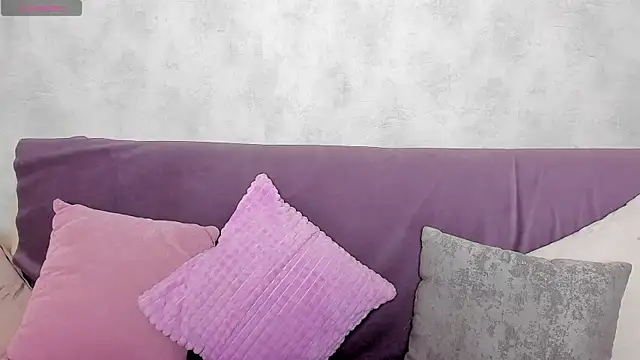 Simply Alex online show from 06/12/26, 01:04