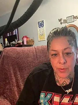 Kitty bang online show from 04/15/26, 07:21