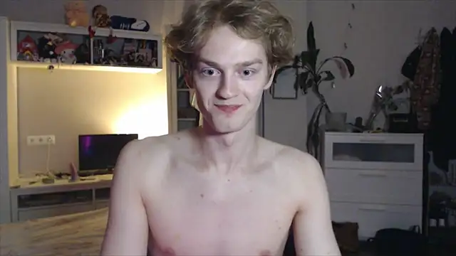 Snapshot of Daniel_Yumm chatting on 04/15/26, 12:50 Daniel Yumm online show from 04/15/26, 12:50