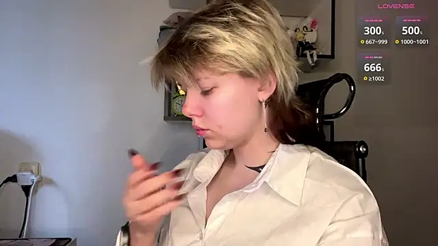 MadalynNosel online show from 04/07/26, 07:09