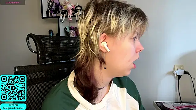 MadalynNosel online show from 04/11/26, 07:02