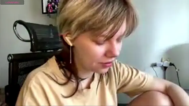 MadalynNosel online show from 04/12/26, 07:13