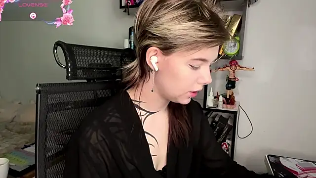 MadalynNosel online show from 05/24/26, 07:02