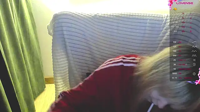 MiaKimiko online show from 05/17/26, 01:47