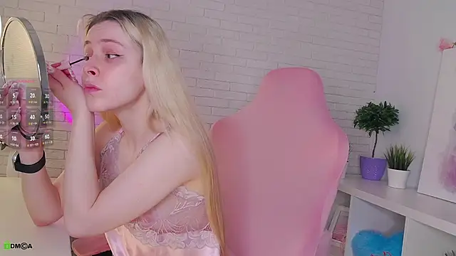 Snapshot of AmmyShaw chatting on 04/07/26, 04:13 AmmyShaw online show from 04/07/26, 04:13