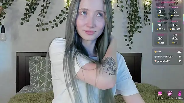 Leona Vixen online show from 06/11/26, 12:43