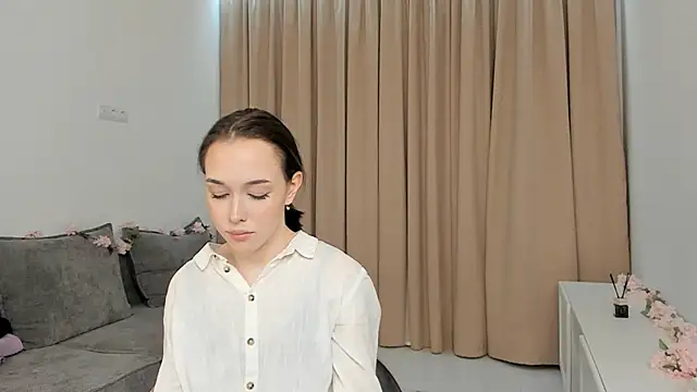 Snapshot of RoyceKintzel chatting on 04/11/26, 06:34 RoyceKintzel online show from 04/11/26, 06:34