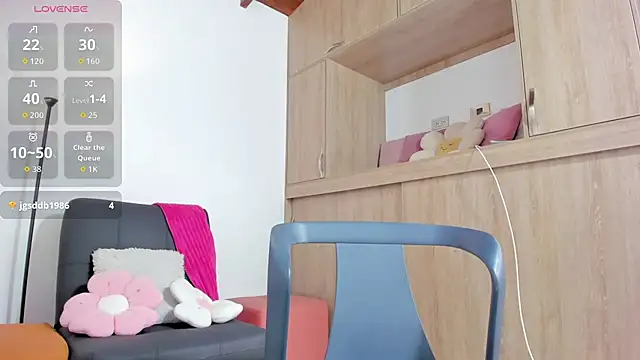 oralarson1 online show from 07/07/26, 12:53