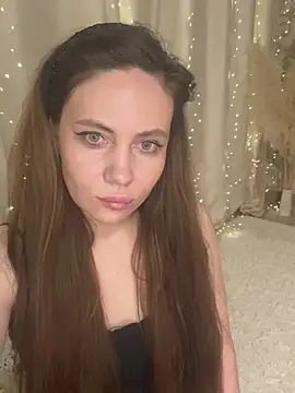 Snapshot of milanique chatting on 04/15/26, 12:12 milanique online show from 04/15/26, 12:12