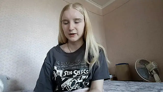 Snapshot of ForwentSeat chatting on 04/11/26, 07:45 ForwentSeat online show from 04/11/26, 07:45