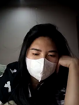 Snapshot of Alicee_001 chatting on 04/14/26, 02:56 Alicee 001 online show from 04/14/26, 02:56