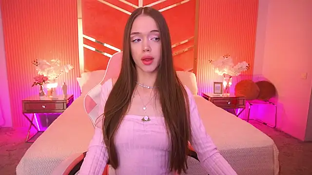 LunarDolly online show from 04/08/26, 06:35