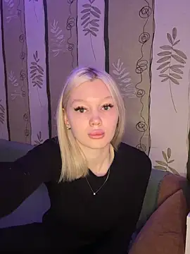 Snapshot of Velunari_ chatting on 04/09/26, 05:51 Velunari online show from 04/09/26, 05:51