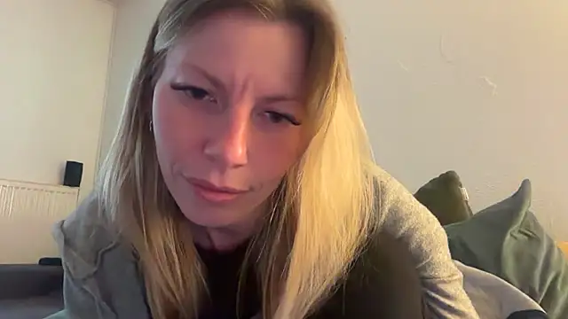 nursenextdoor901 online show from 04/13/26, 05:46