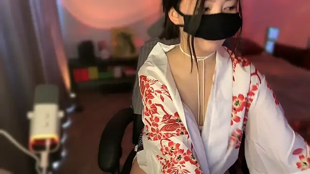 rin night online show from 04/11/26, 11:03