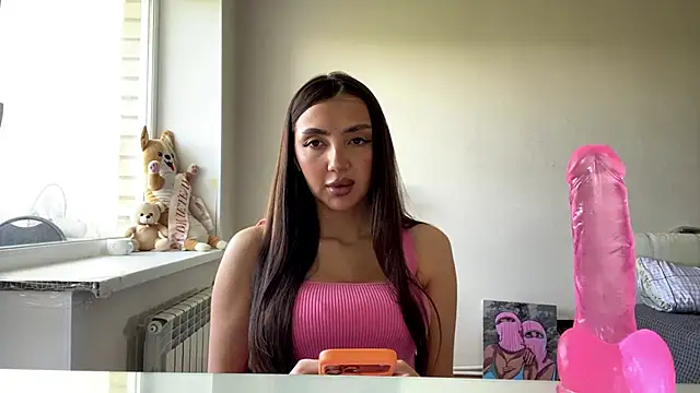 AlvinaMair online show from 05/19/26, 06:42