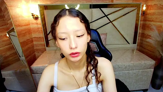 Snapshot of abby__r chatting on 04/16/26, 12:39 abby r online show from 04/16/26, 12:39