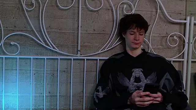 Snapshot of EdwardHogan chatting on 04/02/26, 05:10 EdwardHogan online show from 04/02/26, 05:10