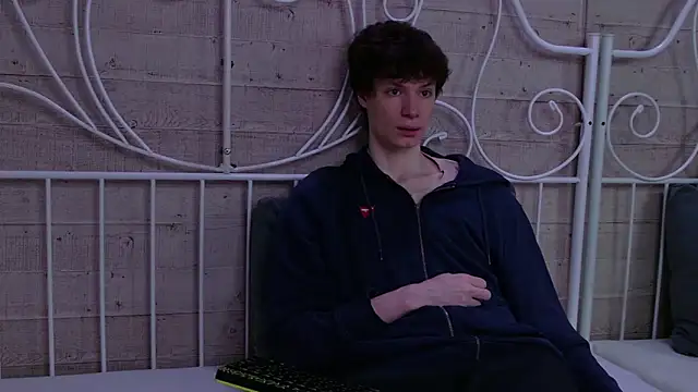 Snapshot of EdwardHogan chatting on 04/03/26, 03:54 EdwardHogan online show from 04/03/26, 03:54