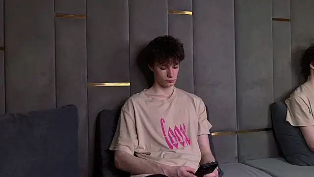 Snapshot of EdwardHogan chatting on 04/05/26, 09:01 EdwardHogan online show from 04/05/26, 09:01