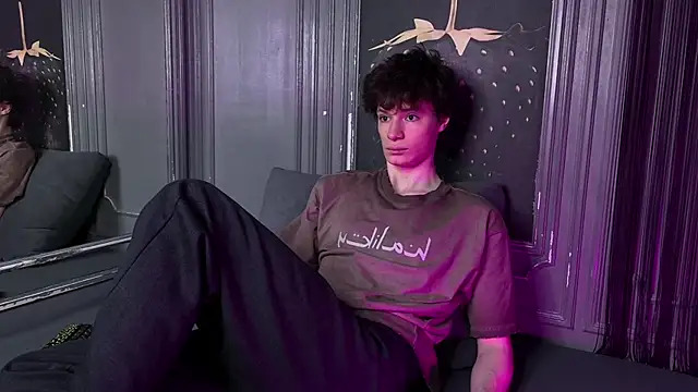 Snapshot of EdwardHogan chatting on 04/09/26, 03:50 EdwardHogan online show from 04/09/26, 03:50