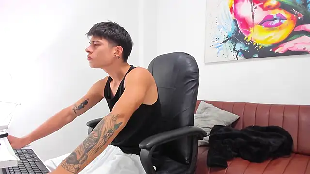 Thebestboyhot online show from 04/08/26, 06:02