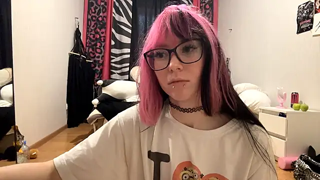 Snapshot of WifeAileen chatting on 06/01/26, 10:17 WifeAileen online show from 06/01/26, 10:17