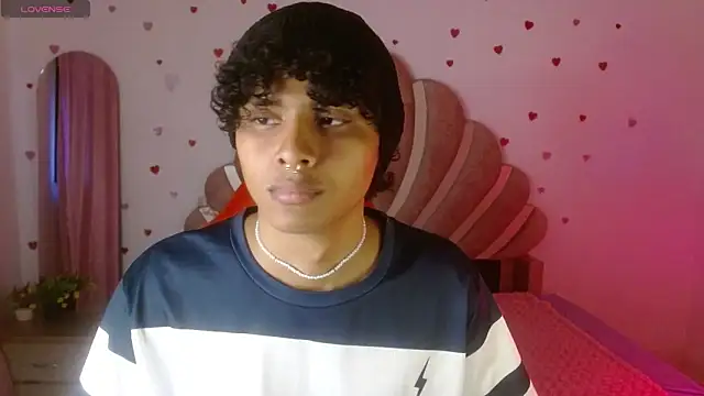 Snapshot of elio_fox chatting on 04/12/26, 02:00 elio fox online show from 04/12/26, 02:00