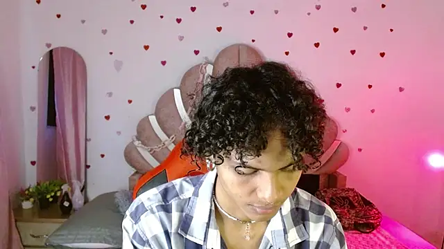 Snapshot of elio_fox chatting on 04/14/26, 11:38 elio fox online show from 04/14/26, 11:38