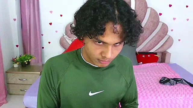 Snapshot of elio_fox chatting on 04/16/26, 12:17 elio fox online show from 04/16/26, 12:17