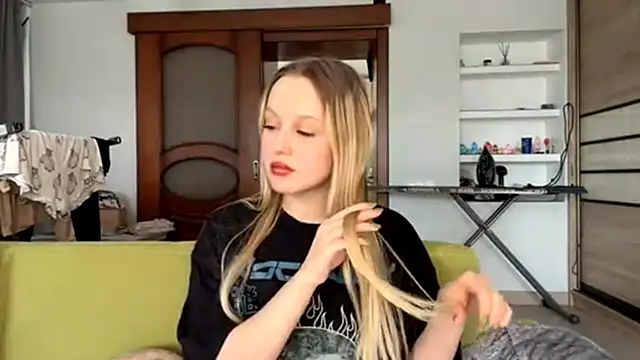 ElvieTribou online show from 04/13/26, 08:09