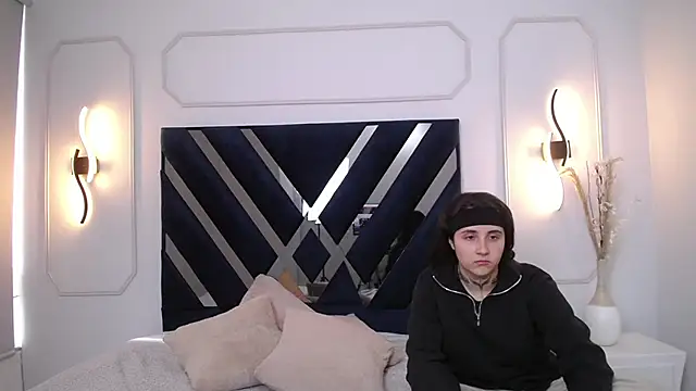 Elisa n Emma online show from 04/12/26, 08:03