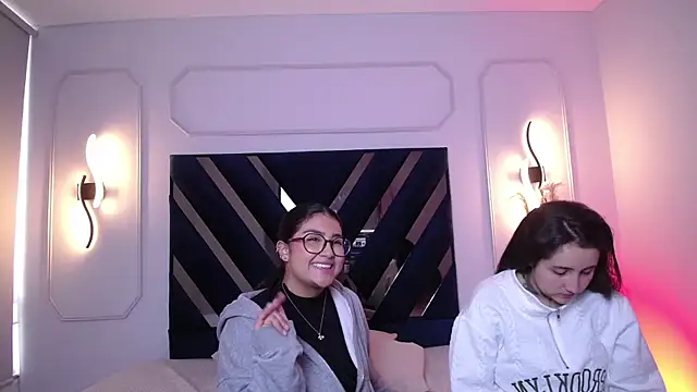 Elisa n Emma online show from 04/13/26, 01:16