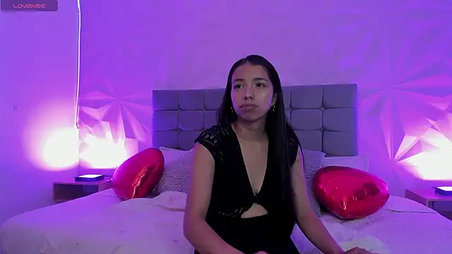 Snapshot of valen_Cg chatting on 04/07/26, 01:00 valen Cg online show from 04/07/26, 01:00