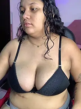 Snapshot of Babybloom__ chatting on 04/13/26, 11:27 Babybloom online show from 04/13/26, 11:27