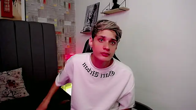 Snapshot of flaquito___ chatting on 04/14/26, 08:26 flaquito online show from 04/14/26, 08:26