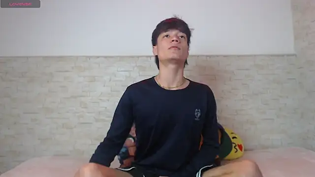 Alex latino  online show from 04/09/26, 07:19