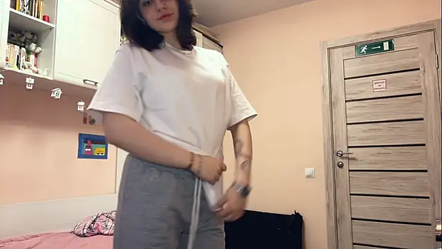 Snapshot of NoraSweetie chatting on 04/02/26, 03:42 NoraSweetie online show from 04/02/26, 03:42