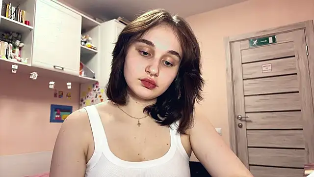 Snapshot of NoraSweetie chatting on 04/03/26, 02:15 NoraSweetie online show from 04/03/26, 02:15