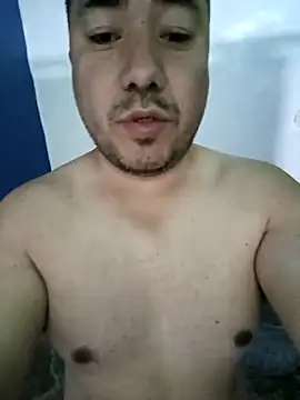 lobo caliente37 online show from 04/12/26, 02:22