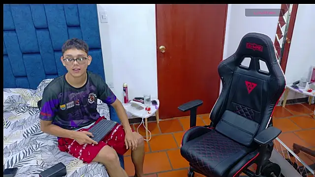 Alex teen 20c online show from 04/15/26, 02:51