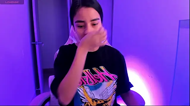 ISABELFORYOU03 online show from 04/17/26, 01:19