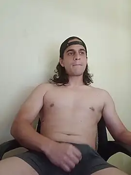 Snapshot of randomzombie27 chatting on 04/05/26, 12:35 randomzombie27 online show from 04/05/26, 12:35