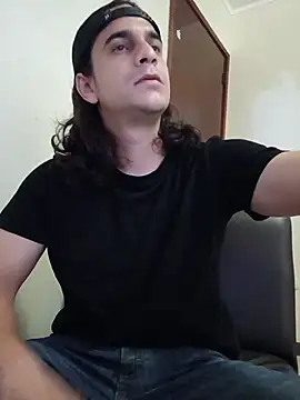 Snapshot of randomzombie27 chatting on 04/08/26, 11:43 randomzombie27 online show from 04/08/26, 11:43