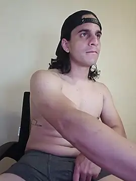 Snapshot of randomzombie27 chatting on 04/09/26, 02:22 randomzombie27 online show from 04/09/26, 02:22