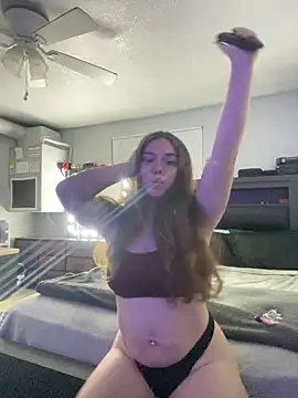 Snapshot of mariex83 chatting on 04/10/26, 01:22 mariex83 online show from 04/10/26, 01:22