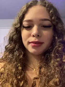 Snapshot of mariex83 chatting on 04/13/26, 03:34 mariex83 online show from 04/13/26, 03:34